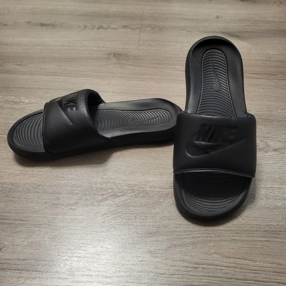 Nike Victori One Men Black Slide Sandals‎ Triple Black Sport Cushioned size 8